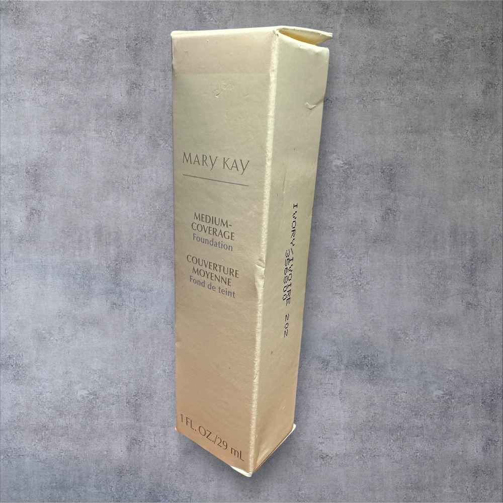Mary Kay Medium Coverage Foundation Ivory/Ivoire 202 Gray Cap 356800 NIB